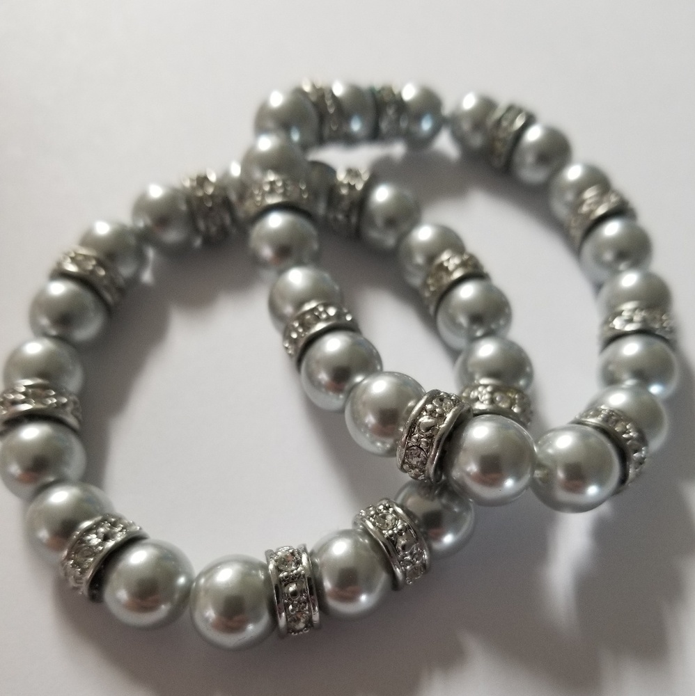 Silver beaded bracelet